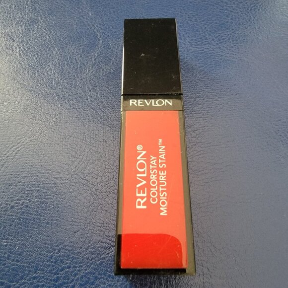 Revlon ColorStay Moisture Stain Lipstick Shade 040 Shanghai Sizzle - Picture 2 of 8